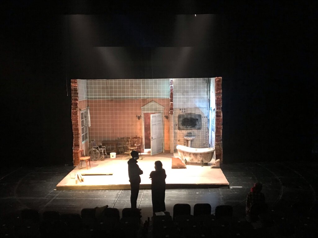 Тверской ТЮЗ показал "Чайку" на Международном театральном фестивале "Радуга" в Санкт-Петербурге Тверской ТЮЗ показал "Чайку" на Международном театральном фестивале "Радуга" в Санкт-Петербурге