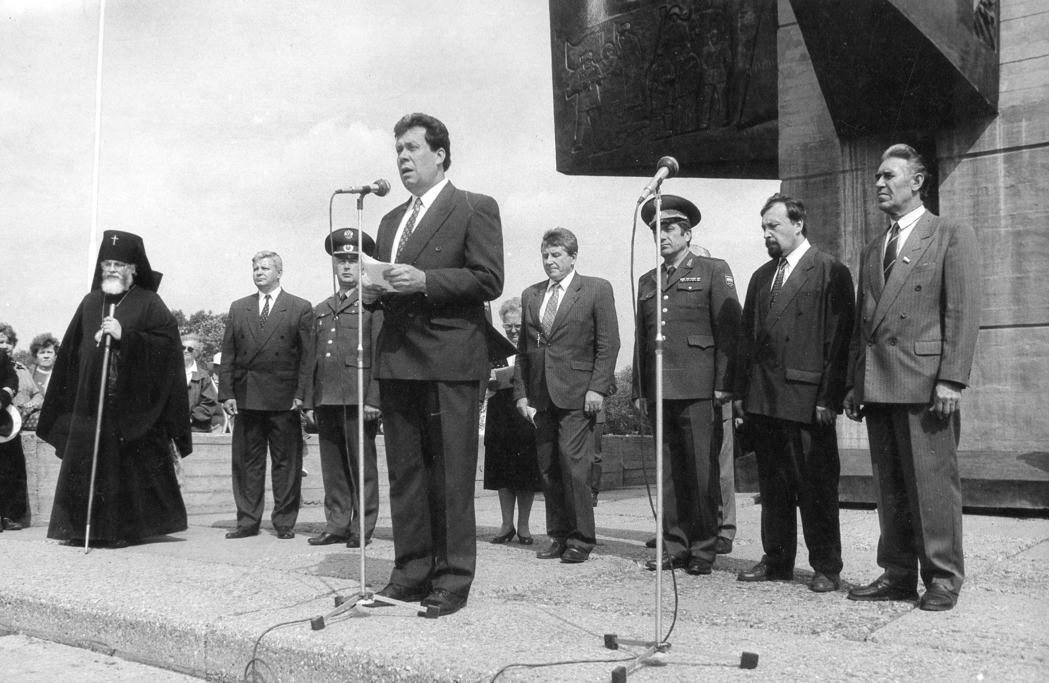 Фотолента "Тверьлайф": демонстрации, съезды, выборы в объективе современников