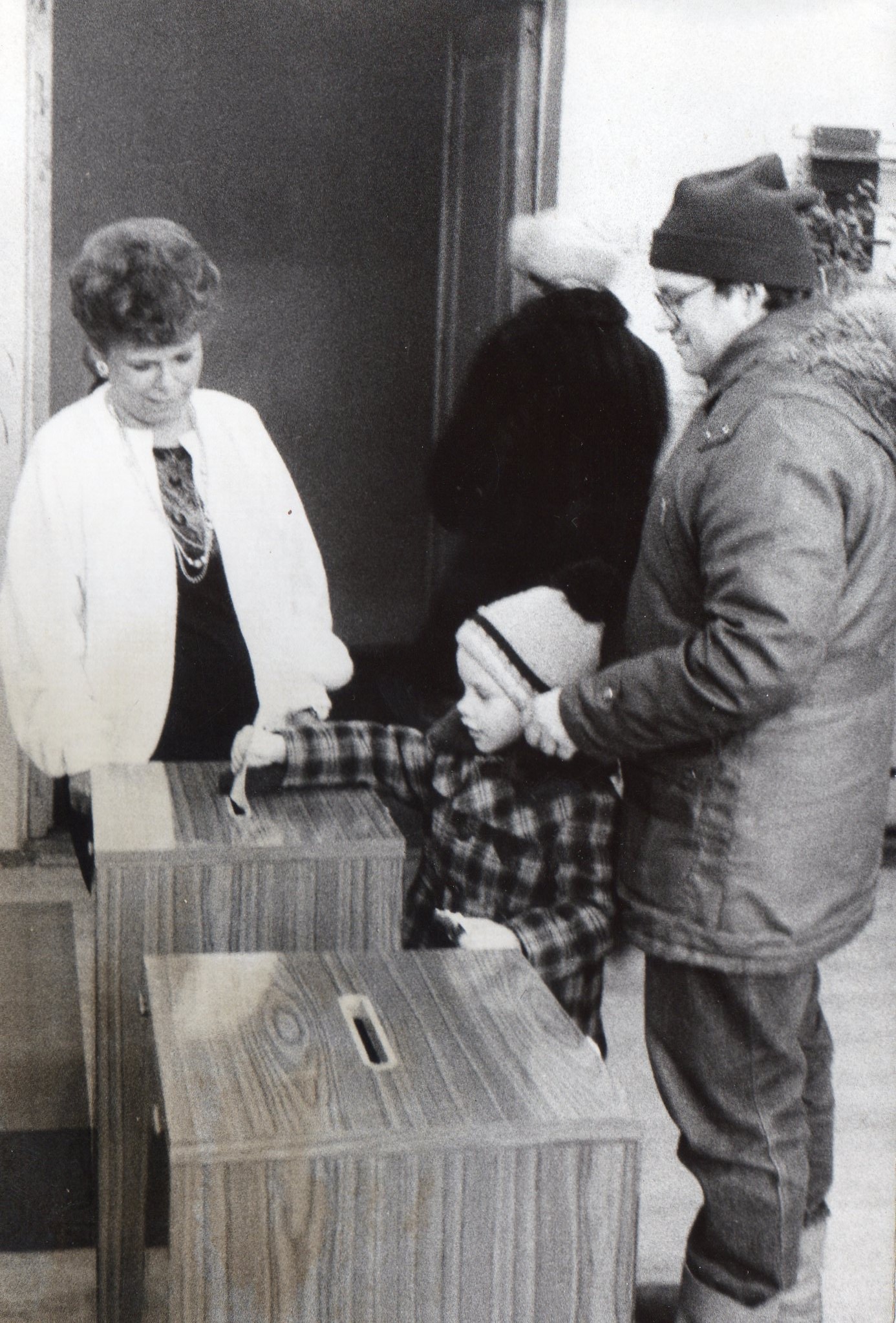 Фотолента "Тверьлайф": демонстрации, съезды, выборы в объективе современников