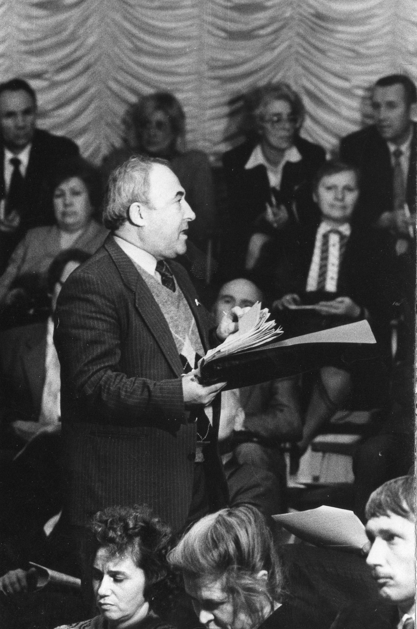 Фотолента "Тверьлайф": демонстрации, съезды, выборы в объективе современников