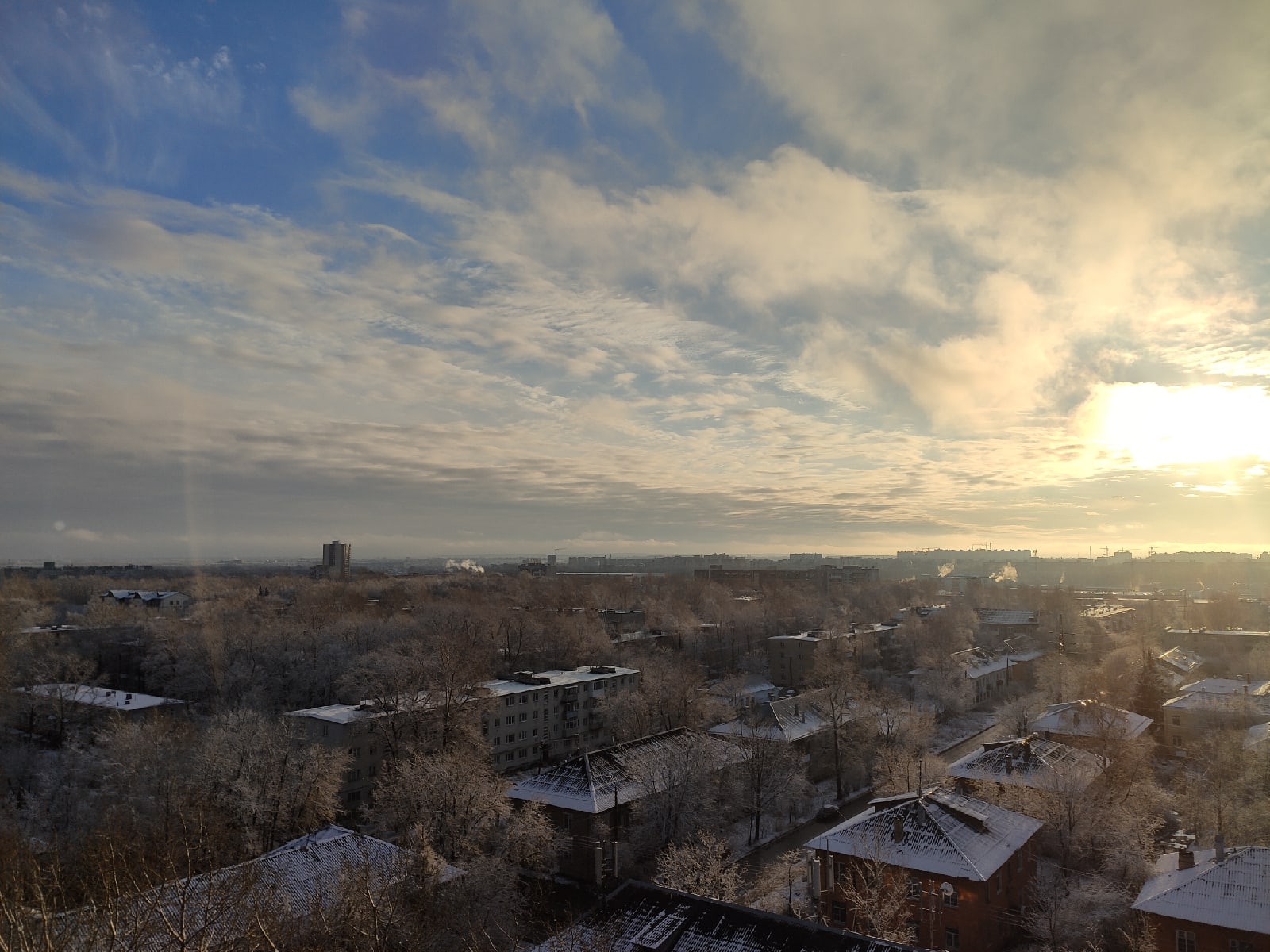 Первый день зимы в Тверской области отметился солнцем, снегом и атмосферными фото