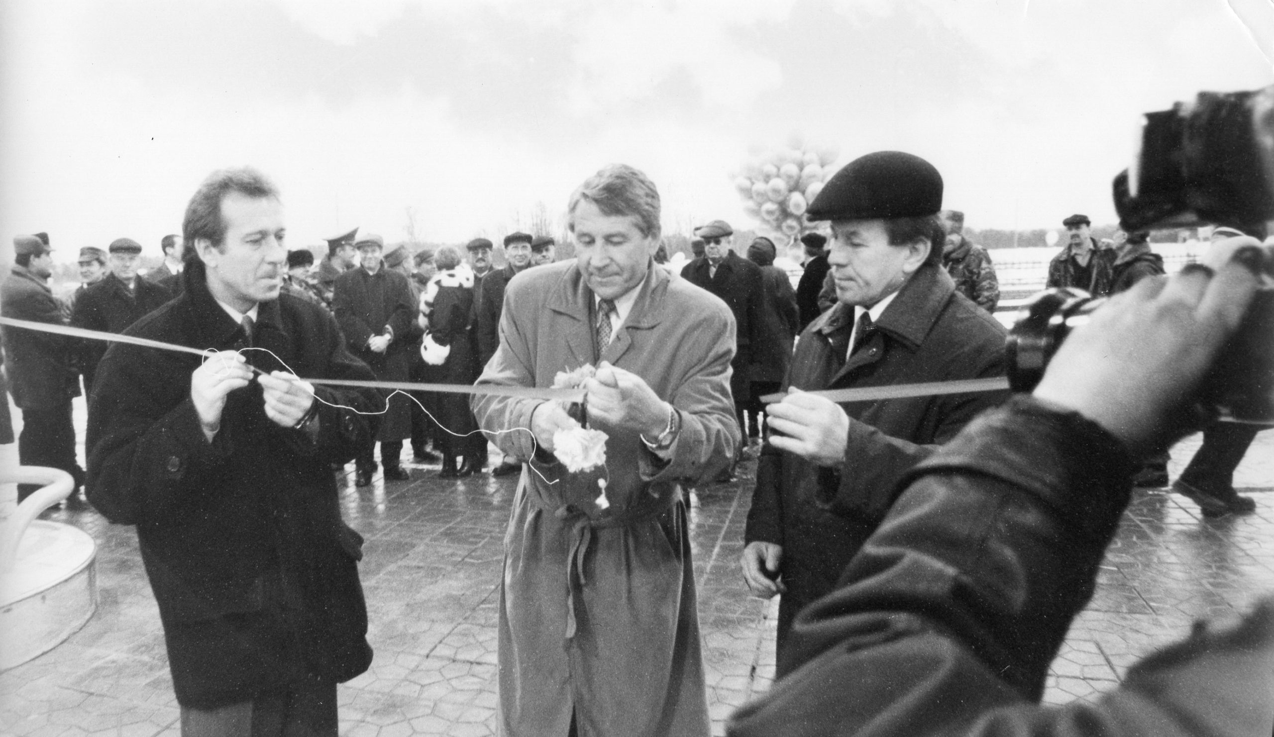 Фотолента "Тверьлайф": демонстрации, съезды, выборы в объективе современников