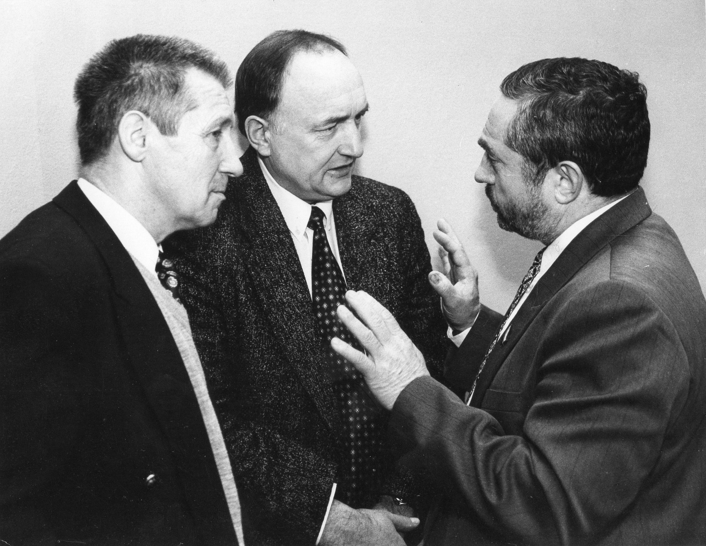 Фотолента "Тверьлайф": демонстрации, съезды, выборы в объективе современников