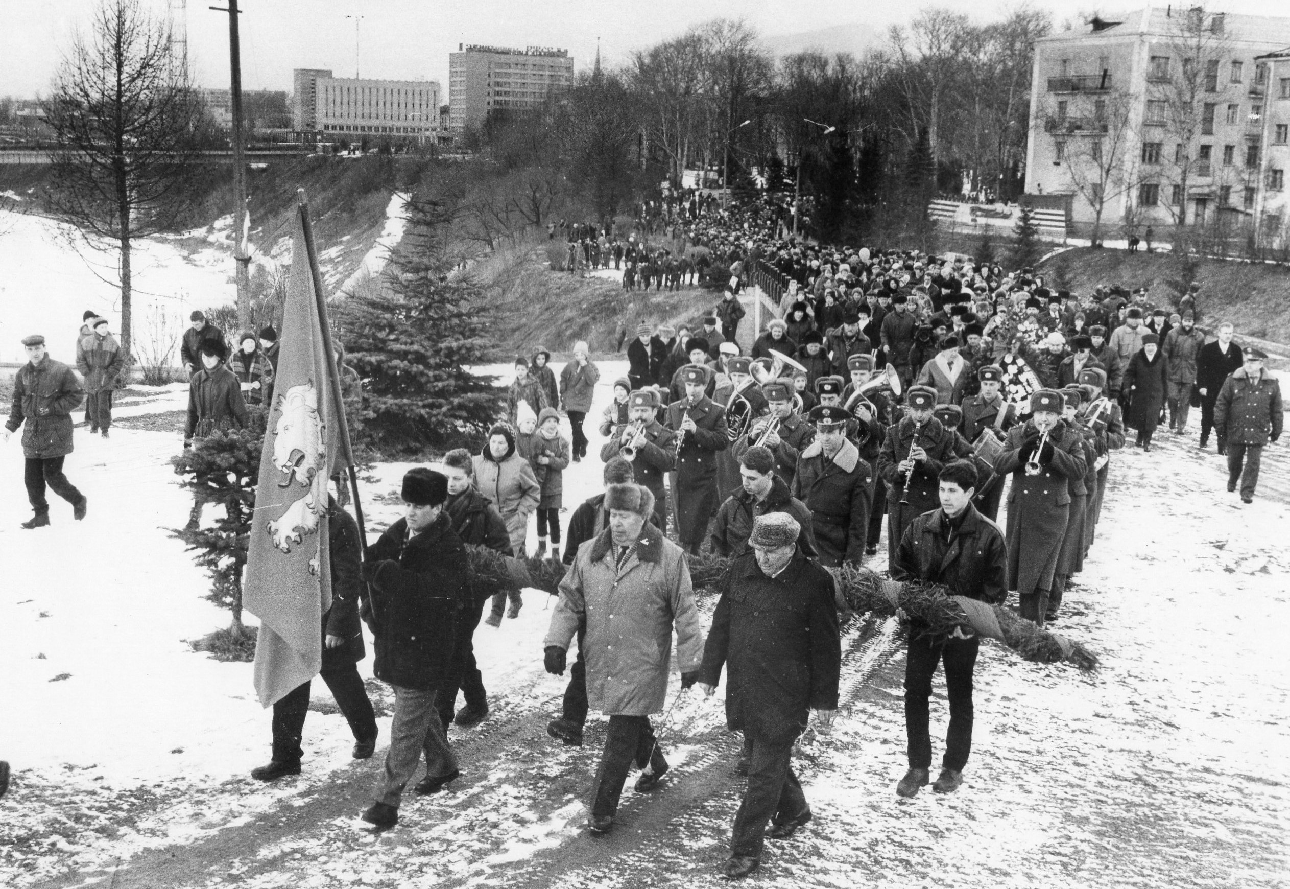 Фотолента "Тверьлайф": демонстрации, съезды, выборы в объективе современников