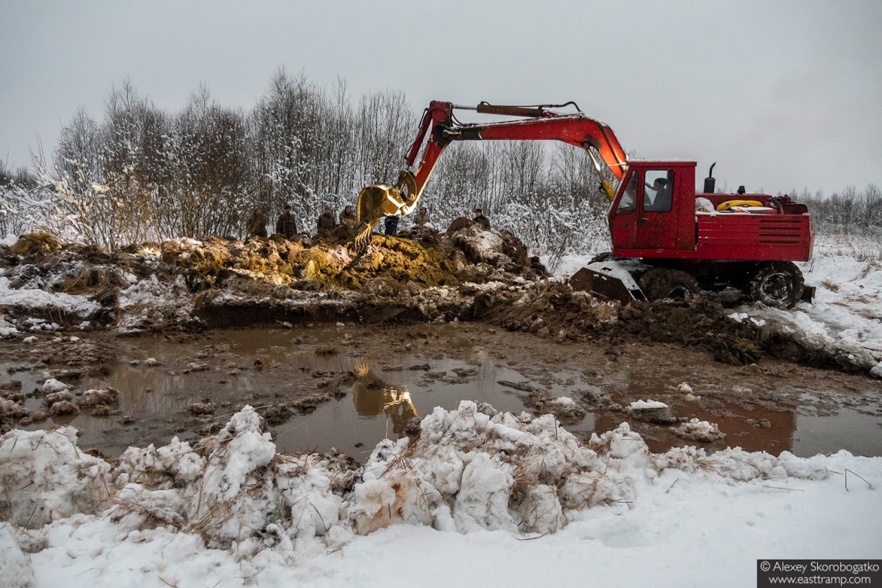 На месте падения Ил-2 в Тверской области обнаружили фрагменты крыла и часть снарядного ящика