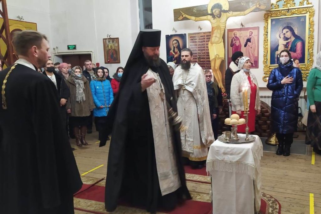 В Нелидово в канун Рождества состоялась праздничная служба В Нелидово в канун Рождества состоялась праздничная служба