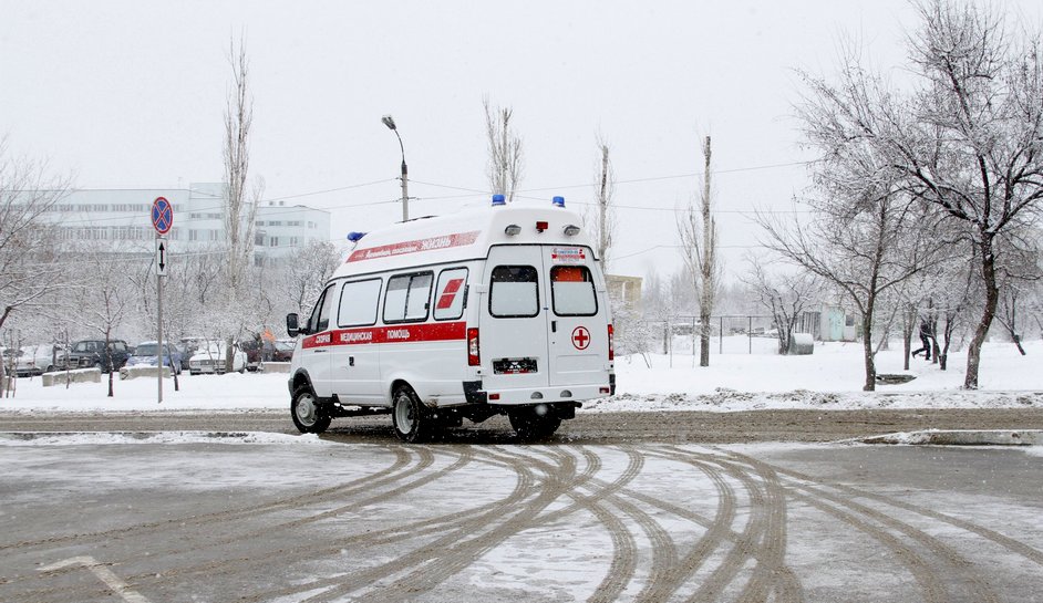 Здоровью пациента, фельдшера и водителя скорой помощи, попавшей в ДТП, ничего не угрожает Здоровью пациента, фельдшера и водителя скорой помощи, попавшей в ДТП, ничего не угрожает