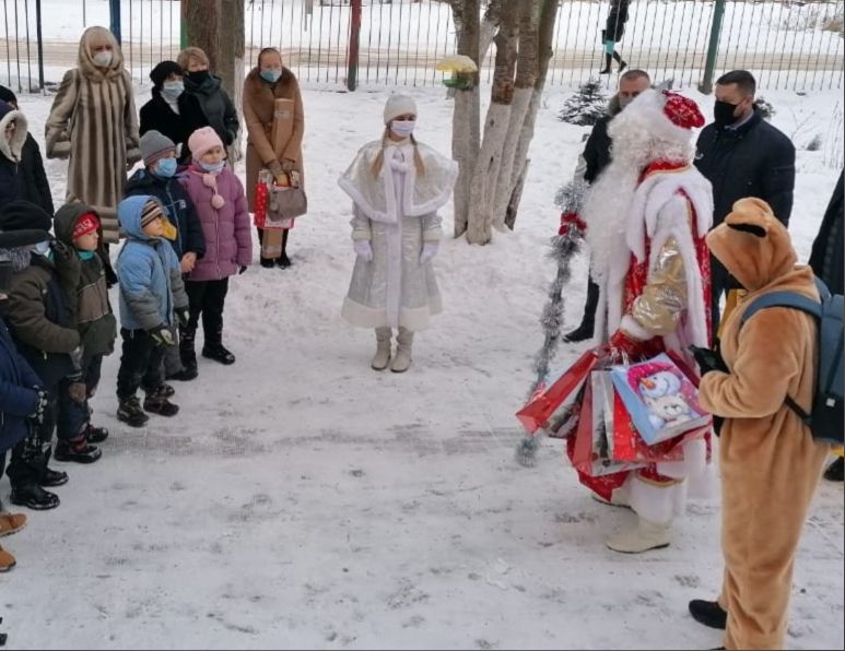В Тверской области единороссы организовали праздник для детей из реабилитационного центра