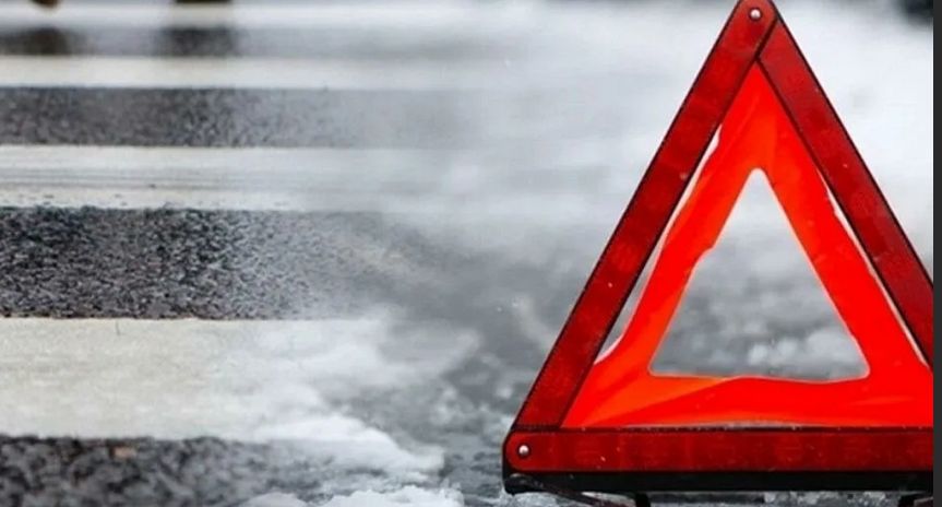 В Тверской области водитель легковушки покалечил 21-летнюю девушку на «зебре» В Тверской области водитель легковушки покалечил 21-летнюю девушку на «зебре»
