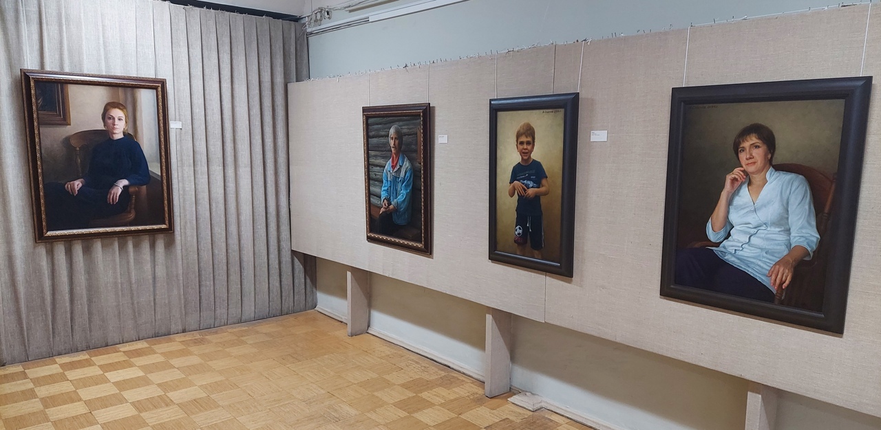В тверской Горьковке проходит выставка «Портрет современника»