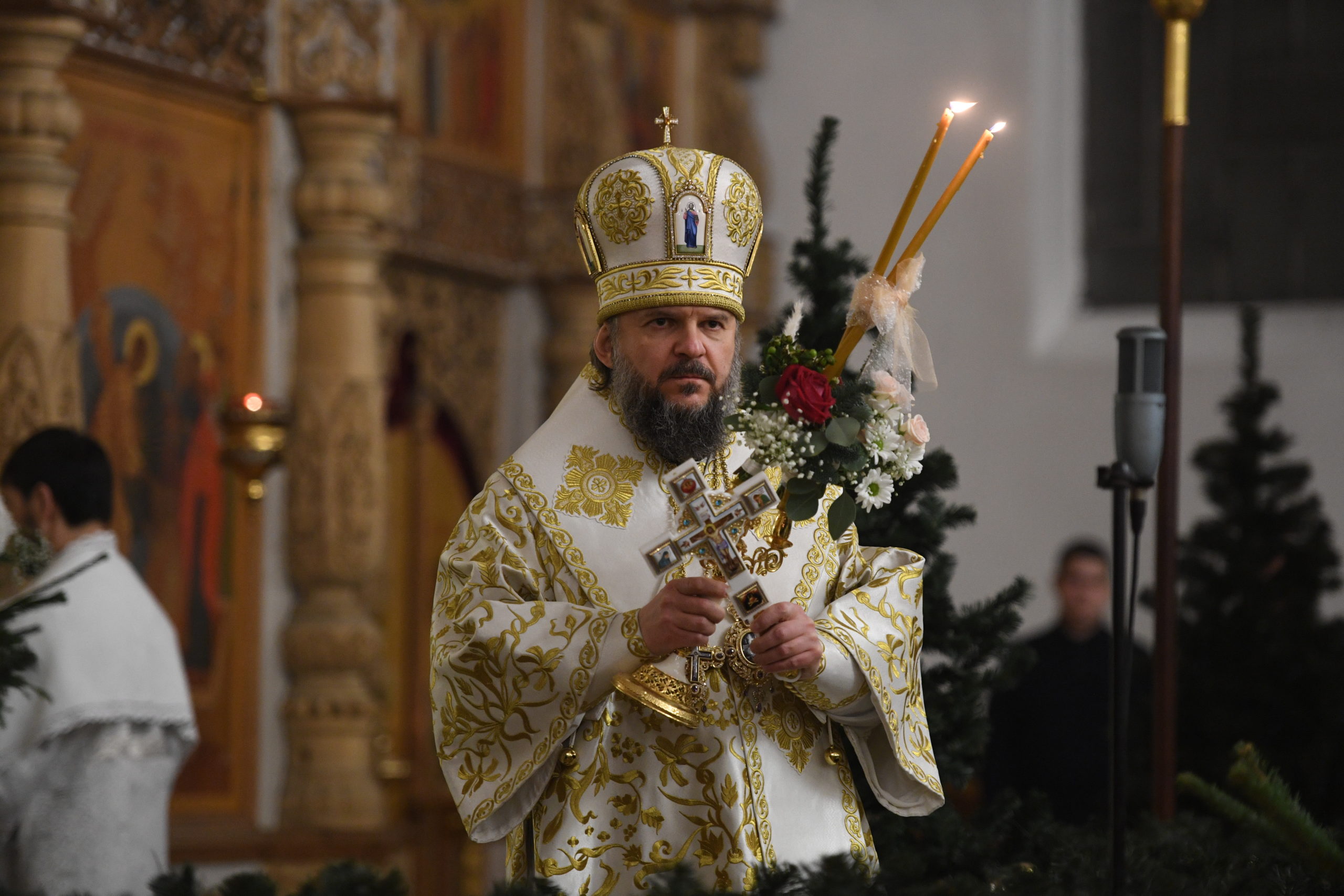 Игорь Руденя встретил Рождество в Тверском Воскресенском кафедральном соборе вместе с прихожанами
