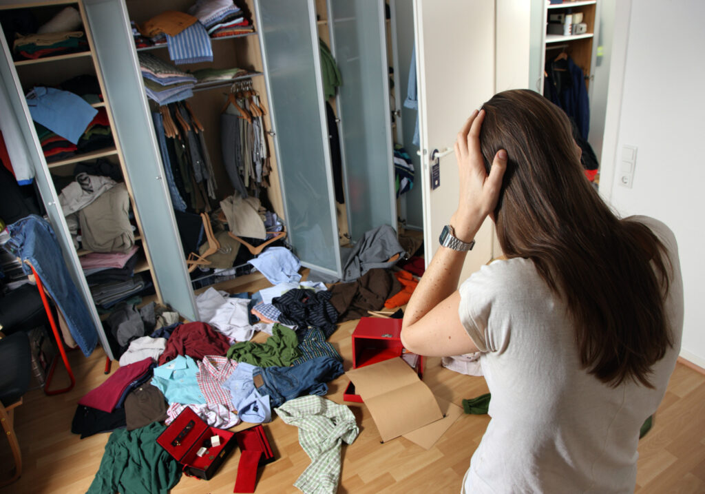 В Твери из квартиры молодой девушки похитили 57 тысяч рублей В Твери из квартиры молодой девушки похитили 57 тысяч рублей