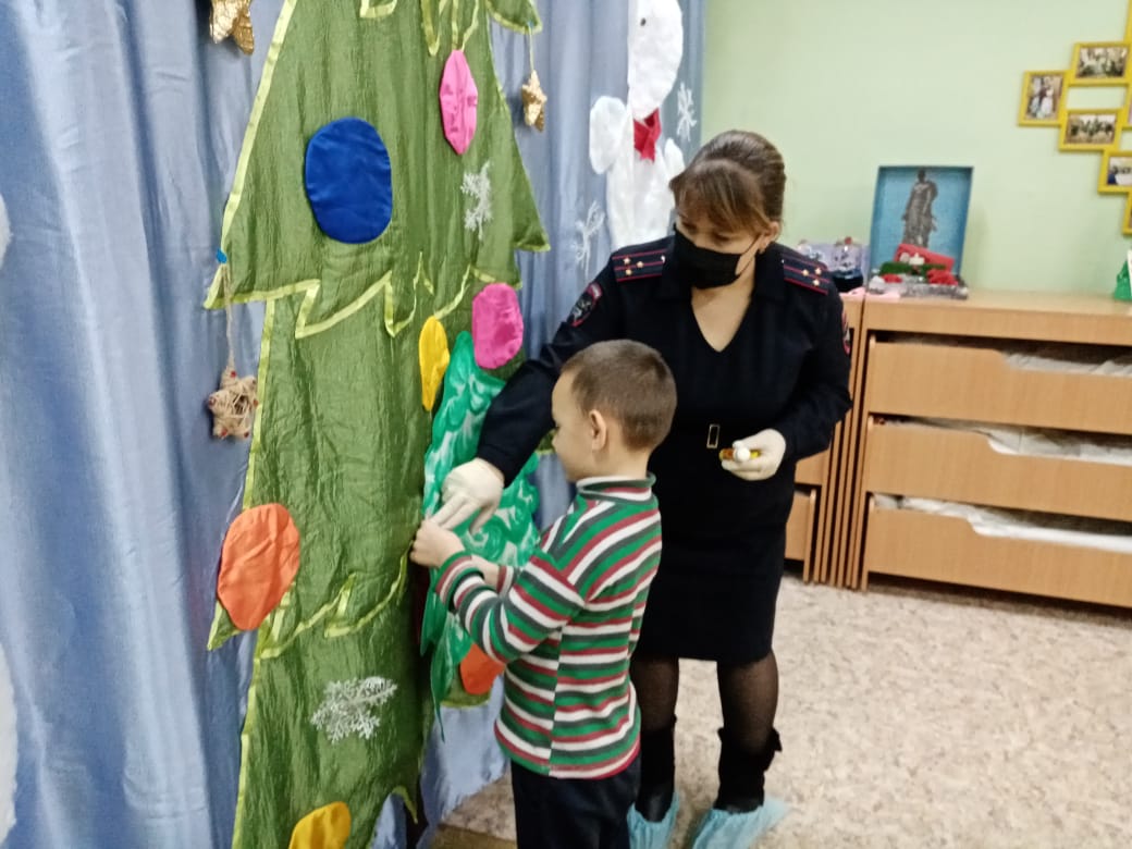 В Ржевском районе детям рассказали о правилах безопасности на дорогах В Ржевском районе детям рассказали о правилах безопасности на дорогах