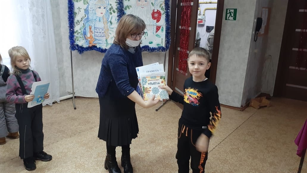 В ДК Ржевского района прошел уютный новогодний праздник