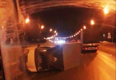В Твери произошло ДТП: "Газель" задела легковушку "KIA" и перевернулась набок новости твери