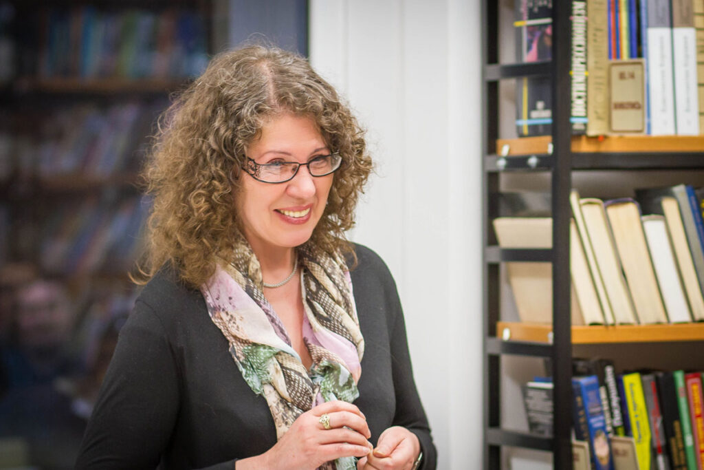 Тверских читателей ждет встреча с автором детективов Александрой Марининой новости культурной жизни