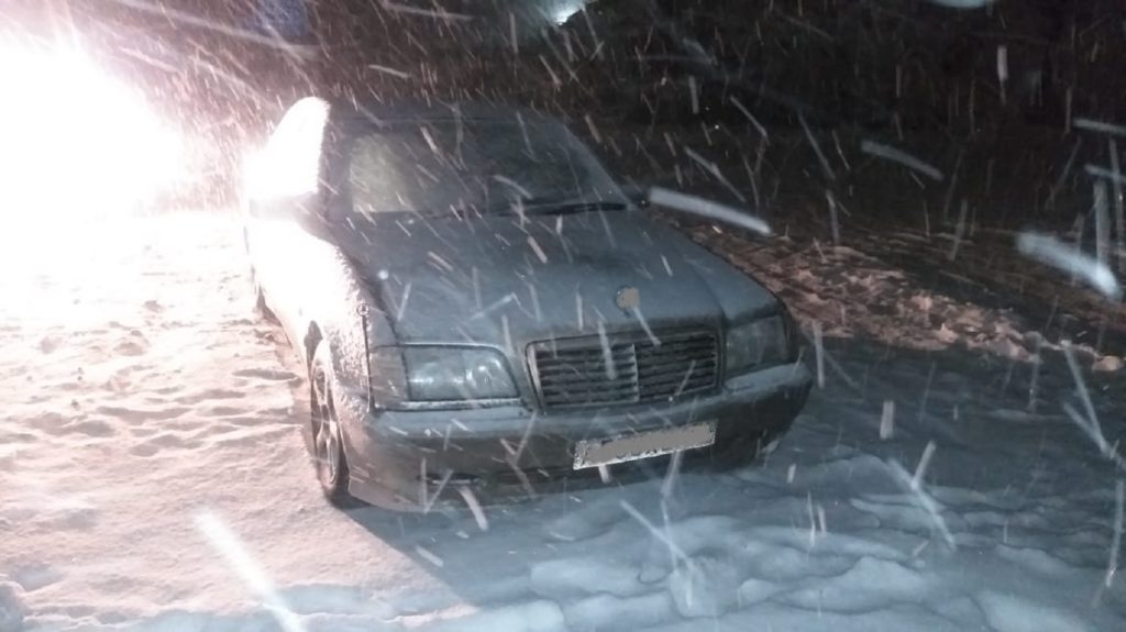 В Тверской области мужчина в нетрезвом состоянии пытался угнать Mercedes у родственника