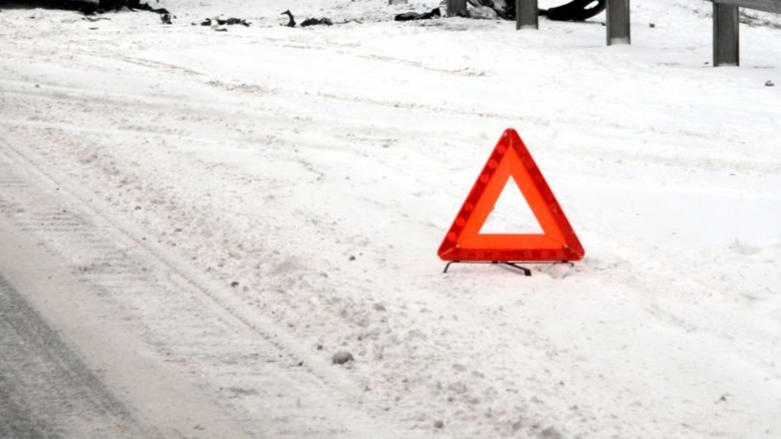 В Тверской области автомобиль не вошел в поворот и вылетел в кювет В Тверской области автомобиль не вошел в поворот и вылетел в кювет