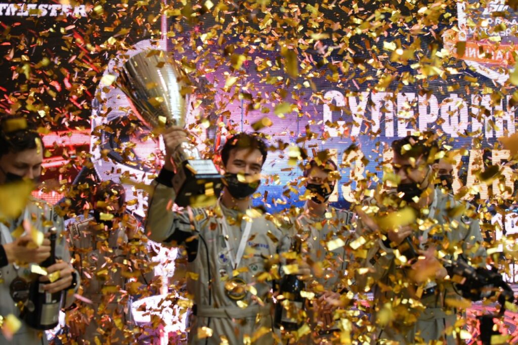 Золото наше: как тверской спортсмен получил титул самого быстрого кибергонщика России tverlife.ru - новости Твери и Тверской области