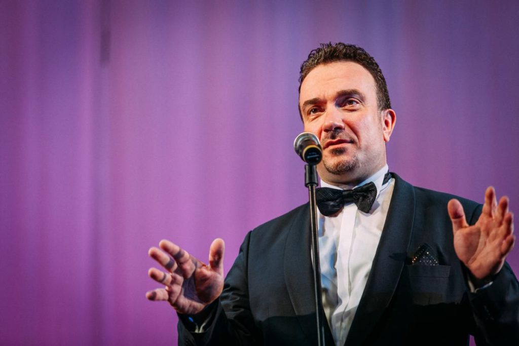 В Твери дополнительный концерт даст известный пианист и дирижер Сергей Жилин