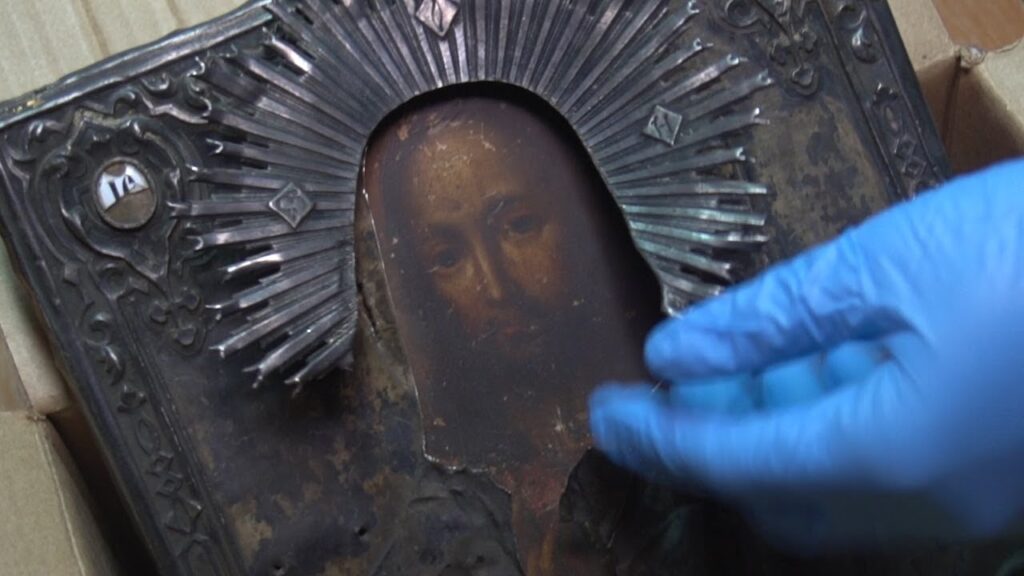 Тверские полицейские задержали мужчину, подозреваемого в краже икон