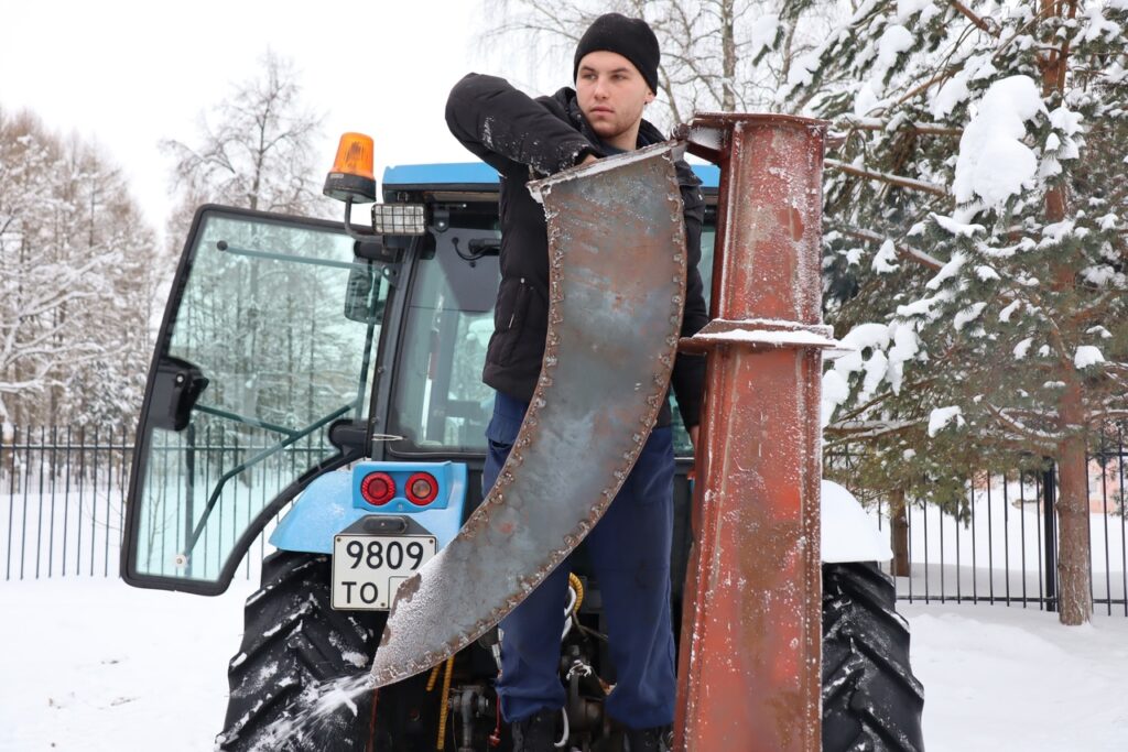 Тверские студенты-аграрии изобрели снегомет tverlife.ru - новости Твери и Тверской области