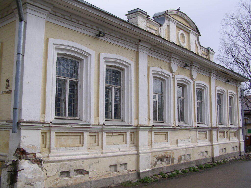 В Тверской области отреставрировали здание городского училища XIX века, где учился писатель Вячеслав Шишков tverlife.ru - новости Твери и Тверской области