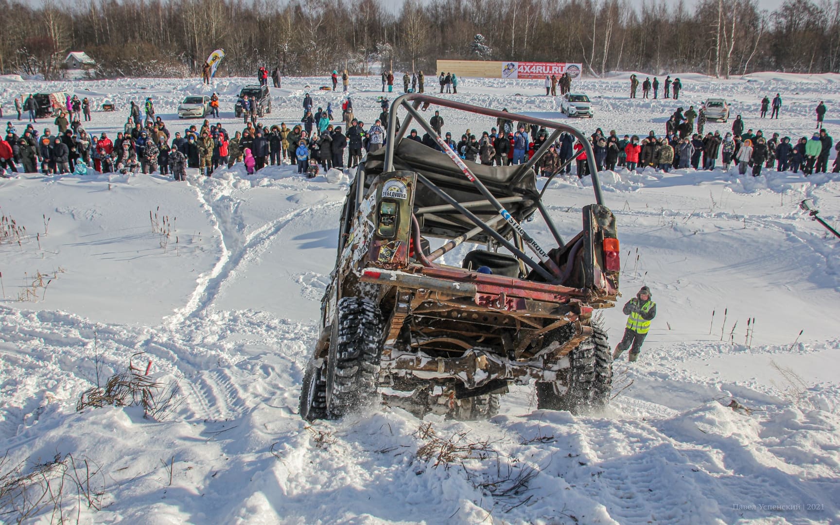 Фоторепортаж "Лебедушкино озеро": под Тверью прошли соревнования по джип-триалу