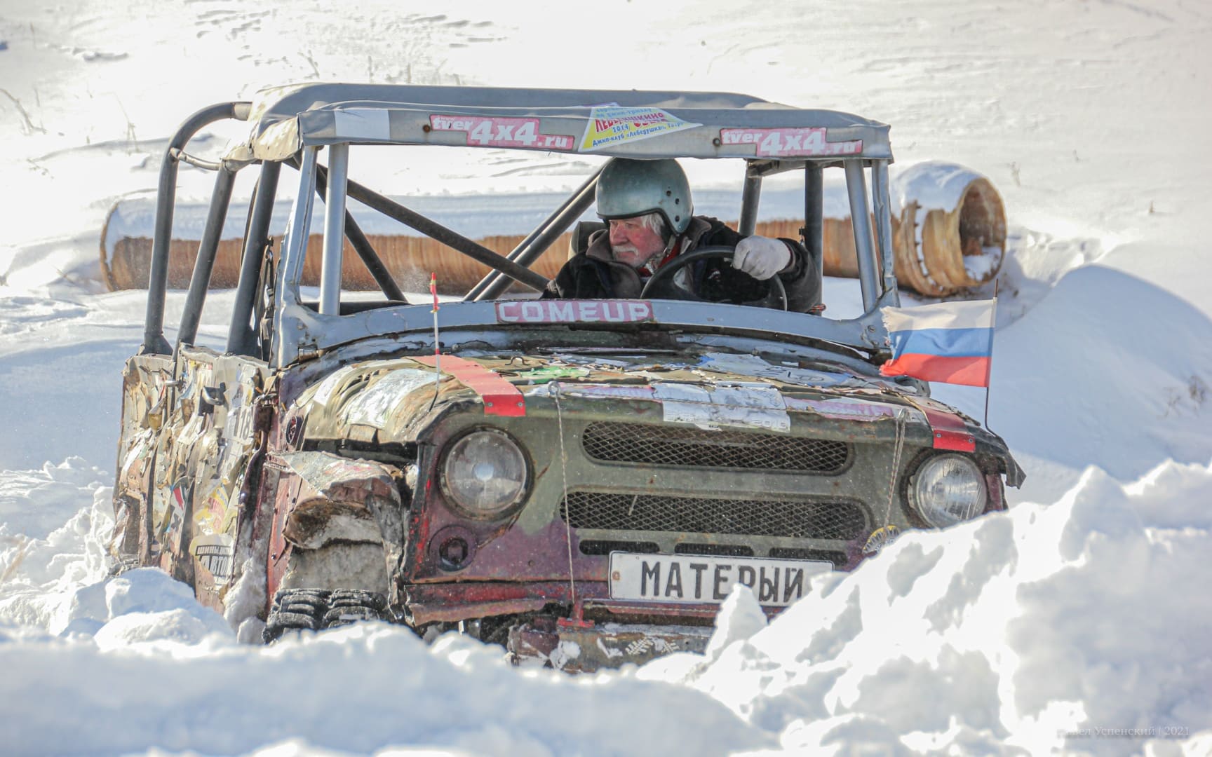 Фоторепортаж "Лебедушкино озеро": под Тверью прошли соревнования по джип-триалу