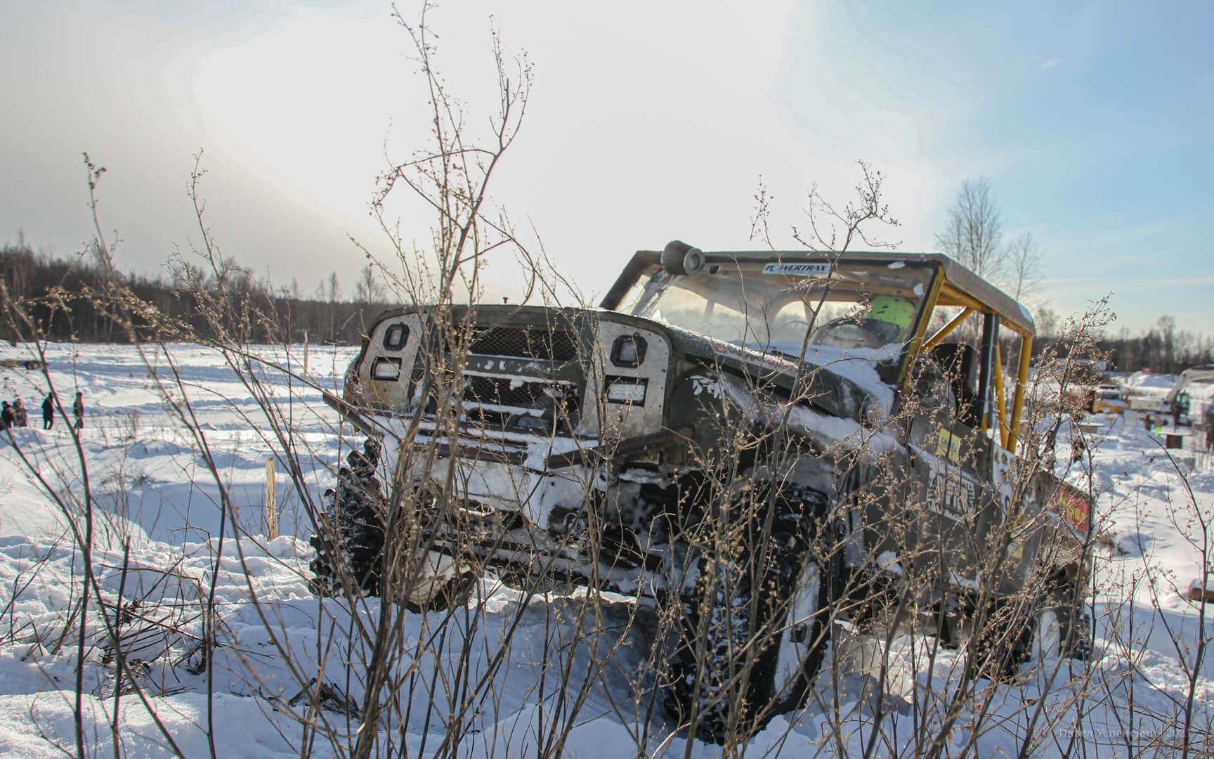 Фоторепортаж "Лебедушкино озеро": под Тверью прошли соревнования по джип-триалу