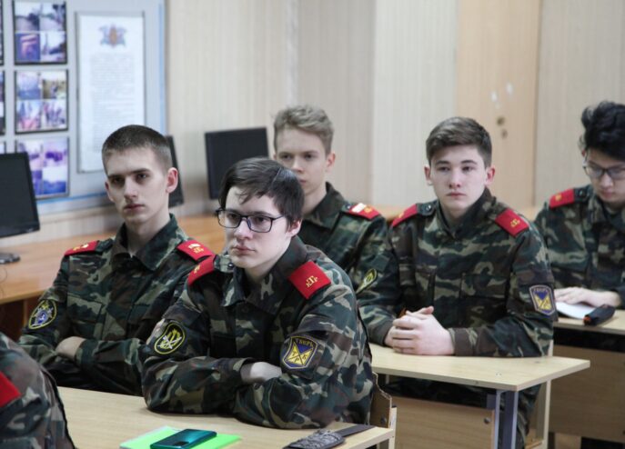 В Твери для кадетского класса прошёл урок по преступлениям и наказаниям несовершеннолетних