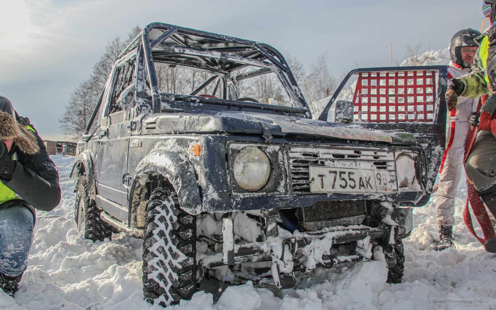 Фоторепортаж "Лебедушкино озеро": под Тверью прошли соревнования по джип-триалу