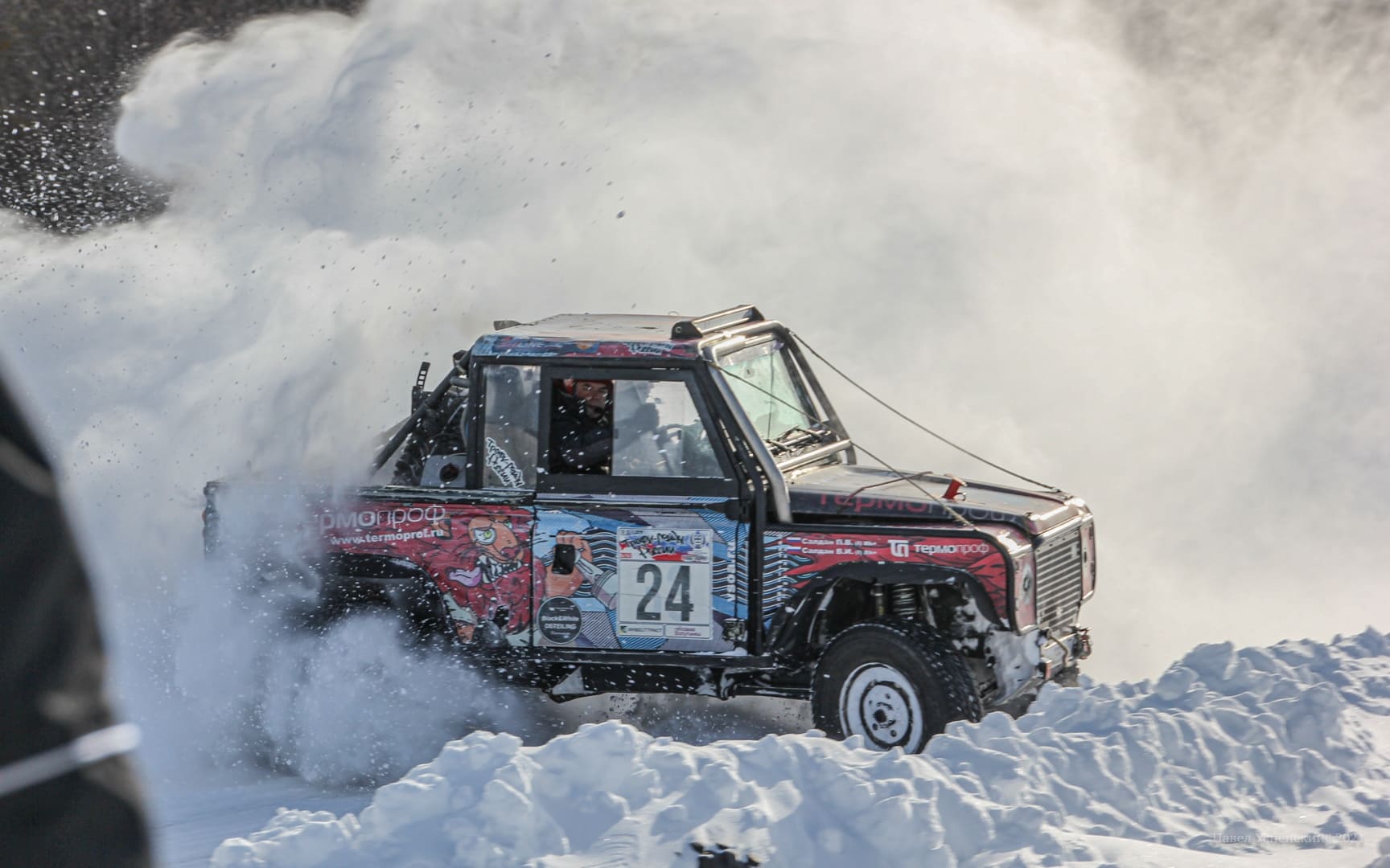 Фоторепортаж "Лебедушкино озеро": под Тверью прошли соревнования по джип-триалу
