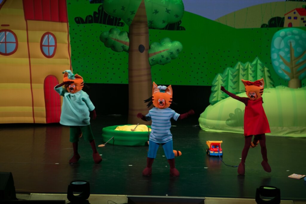 В Твери покажут детское шоу "Три кота"