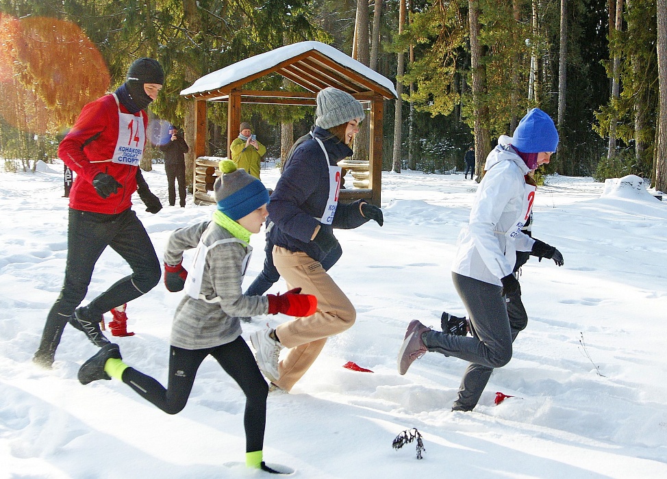Участники легкоатлетического пробега в Конаковском районе получили по мандарину