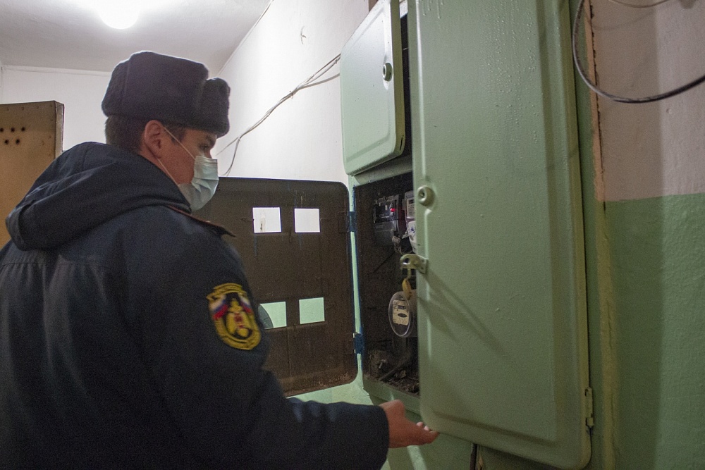 В Конаковском районе сотрудники МЧС обследовали многоквартирные дома В Конаковском районе сотрудники МЧС обследовали многоквартирные дома