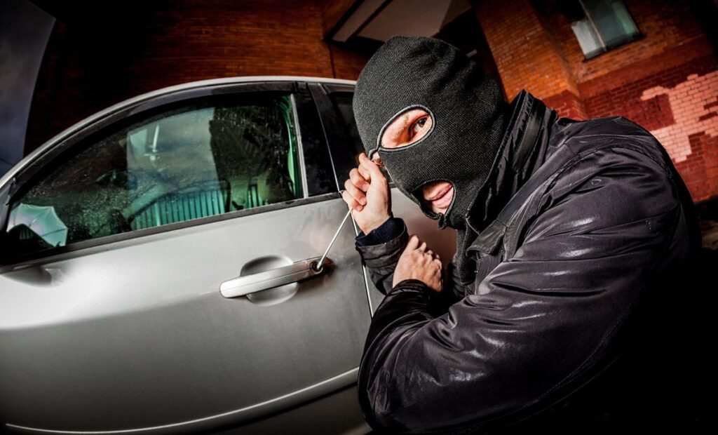 Двух неудавшихся угонщиков осудили в Тверской области