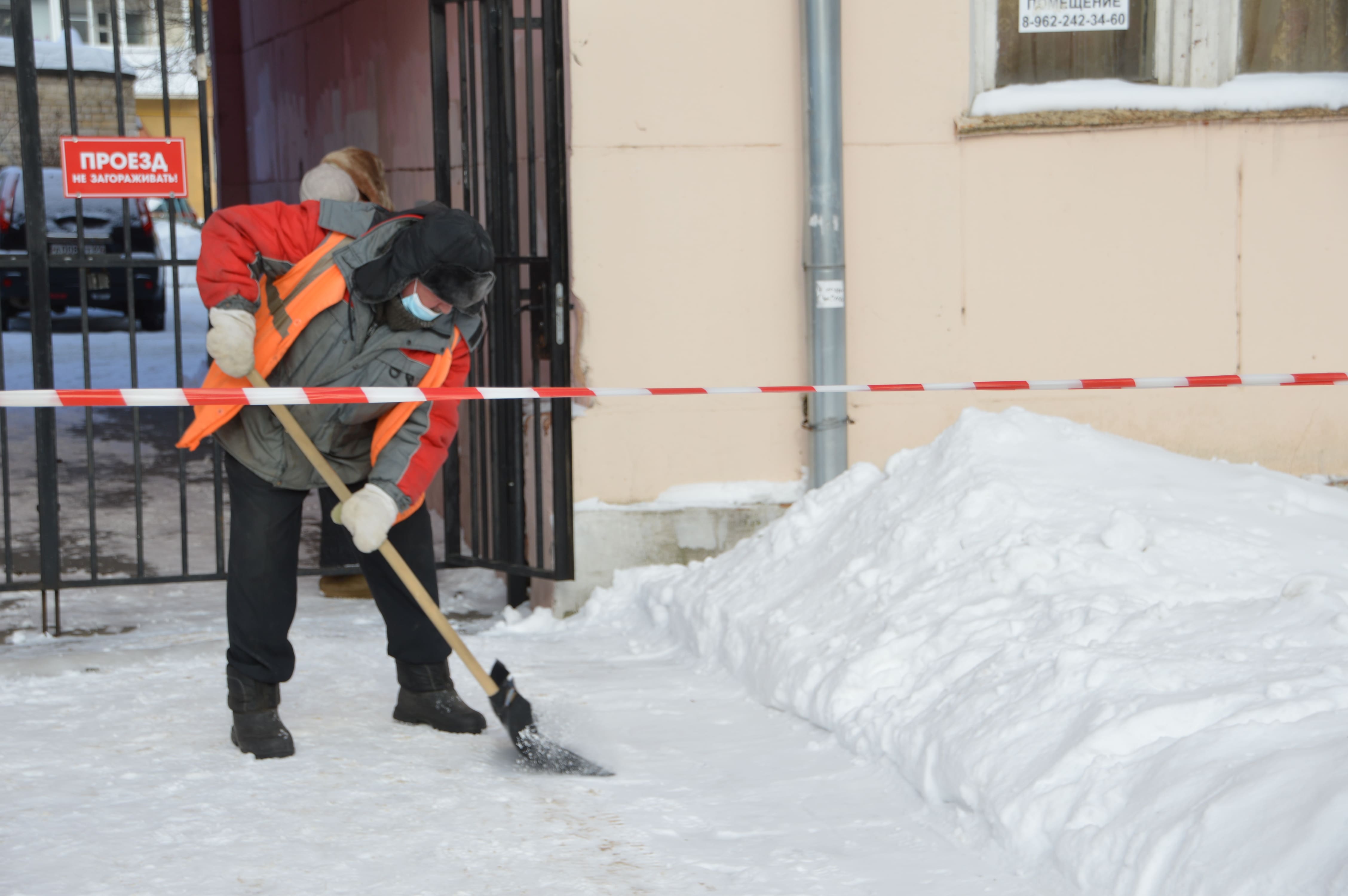В Твери специалисты проверяют качество уборки снега В Твери специалисты проверяют качество уборки снега