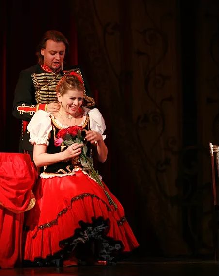 «Петербургская оперетта» снова привезет в Тверь «Сильву»