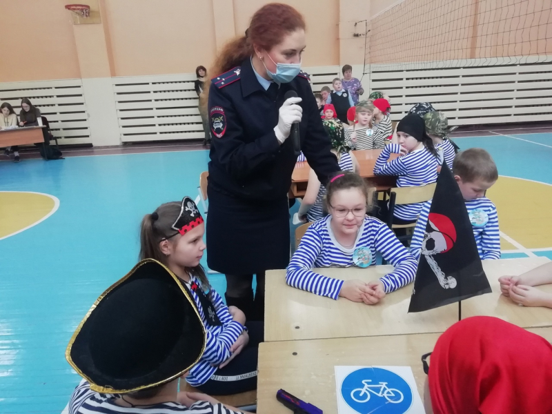 Бологовским школьникам напомнили о правилах дорожного движения