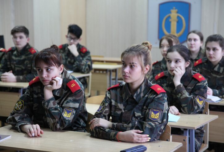 В Твери для кадетского класса прошёл урок по преступлениям и наказаниям несовершеннолетних