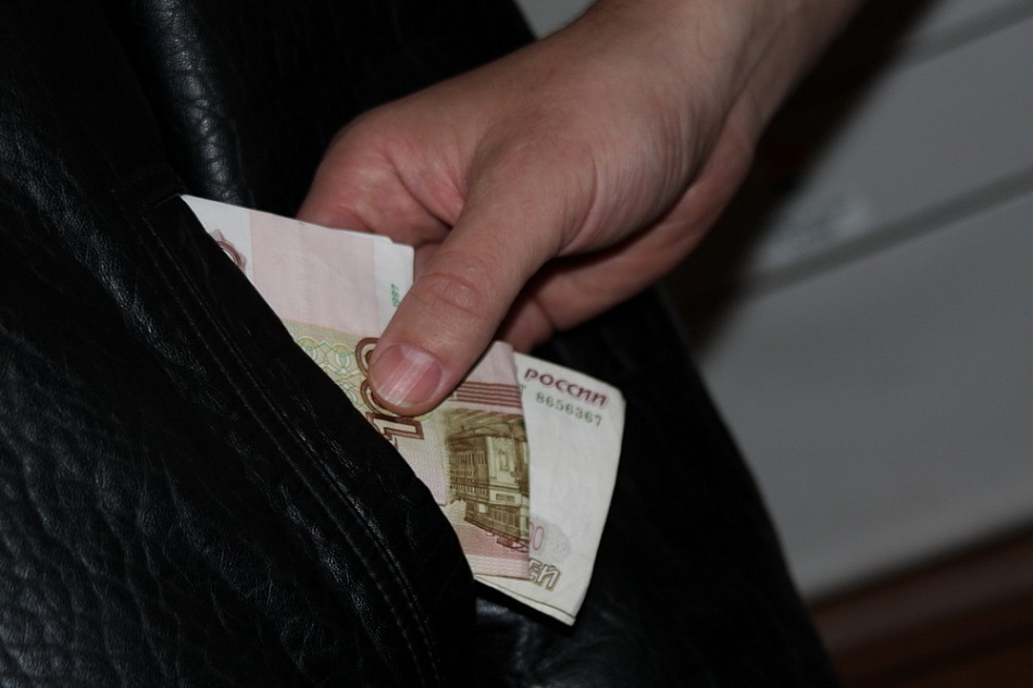 Жительница Твери ограбила своего отчима, чтобы купить алкоголь Жительница Твери ограбила своего отчима, чтобы купить алкоголь
