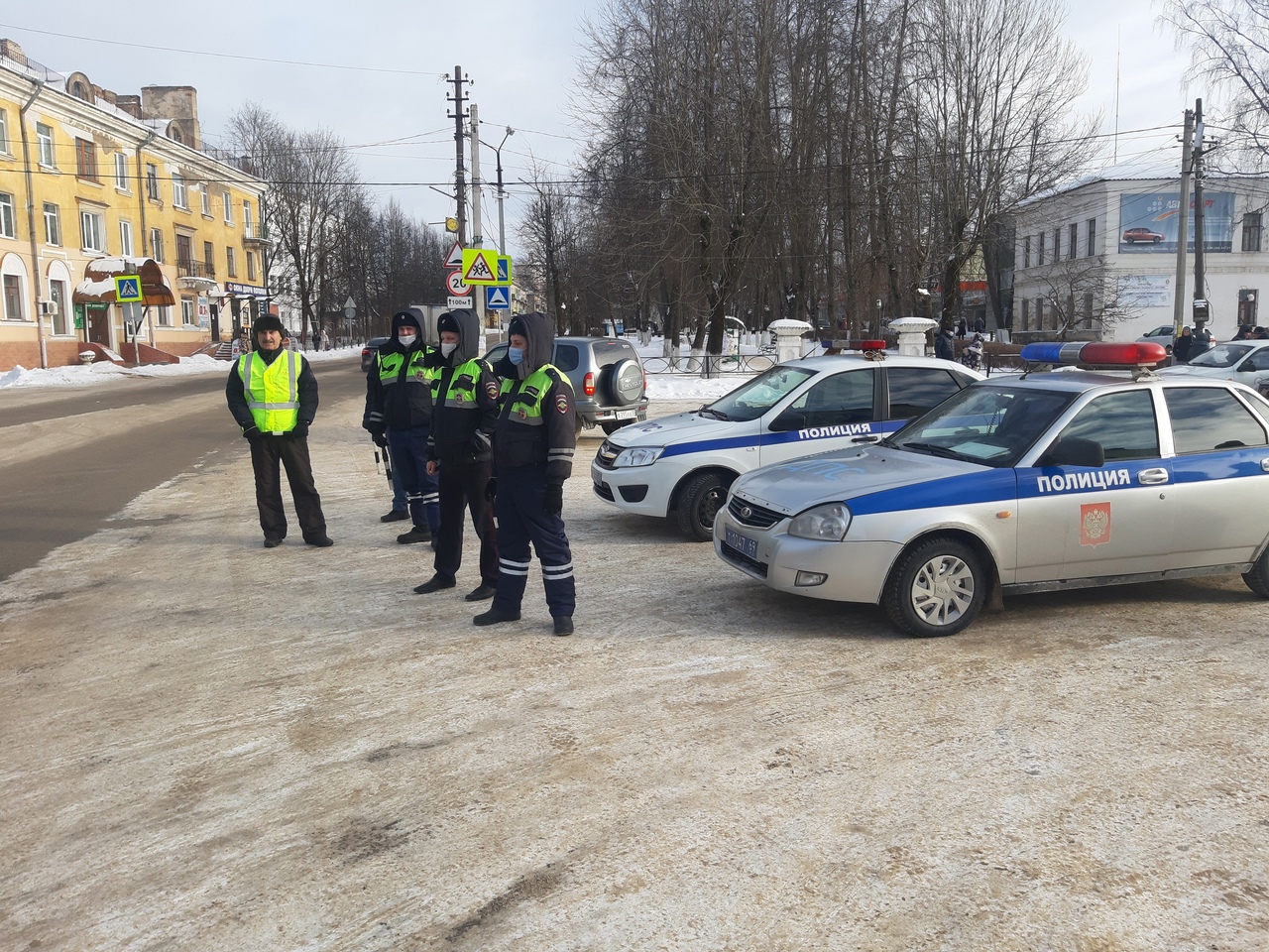 Ветераны дорожной полиции вышли на Бологовские дороги