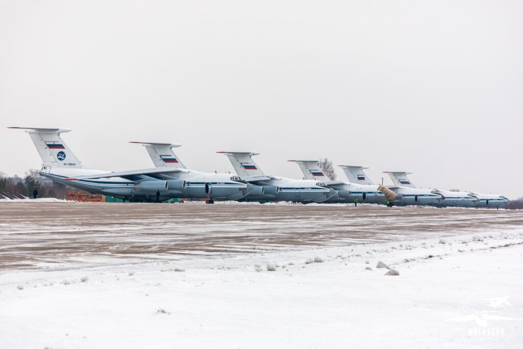 В Тверской области прошли летные учения самолетов Ил-76 В Тверской области прошли летные учения самолетов Ил-76