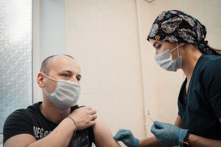 Сотрудники «Верхневолжского АТП» сделали прививки от коронавируса