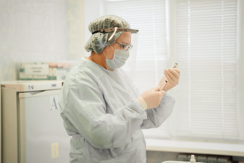 Игорь Руденя: к выходным мы перейдем порог в 30 тысяч вакцинированных Прививку от ковида в Верхневолжье сделали почти 72% жителей старше 60 лет