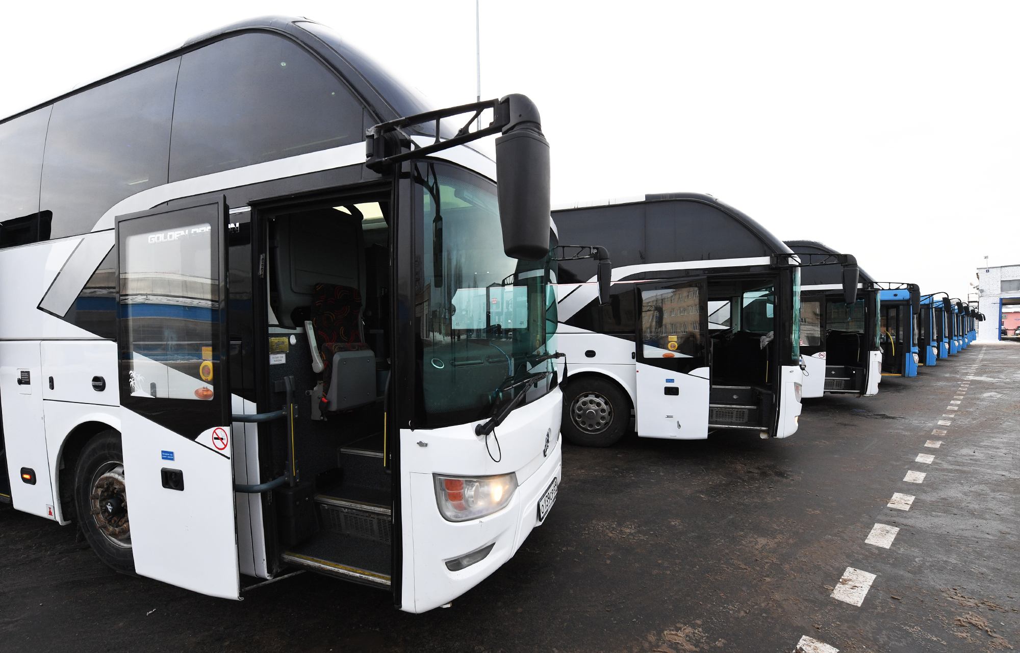 Первый год работы «Транспорта Верхневолжья»: губернатор Игорь Руденя обсудил развитие пассажирских перевозок с коллективом автобусного парка