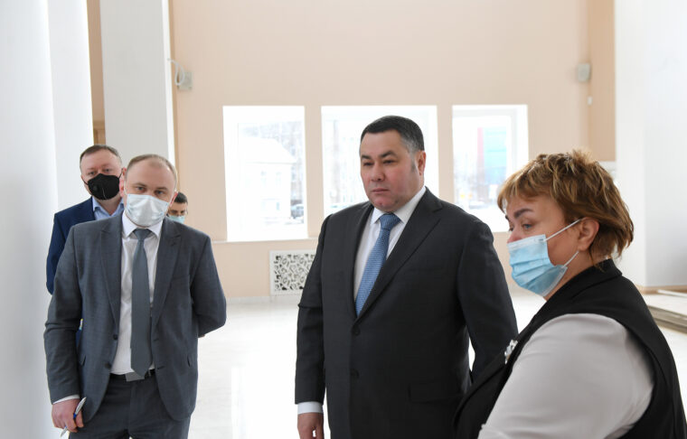 Игорь Руденя проверил ремонт здания нового Дворца бракосочетания Тверской области