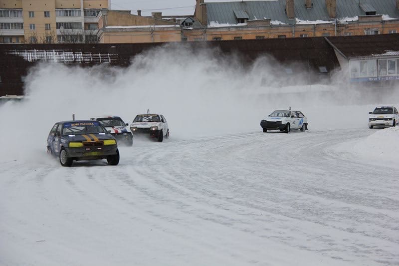 На Тверском ипподроме пройдут зрелищные автогонки на нешипованной резине