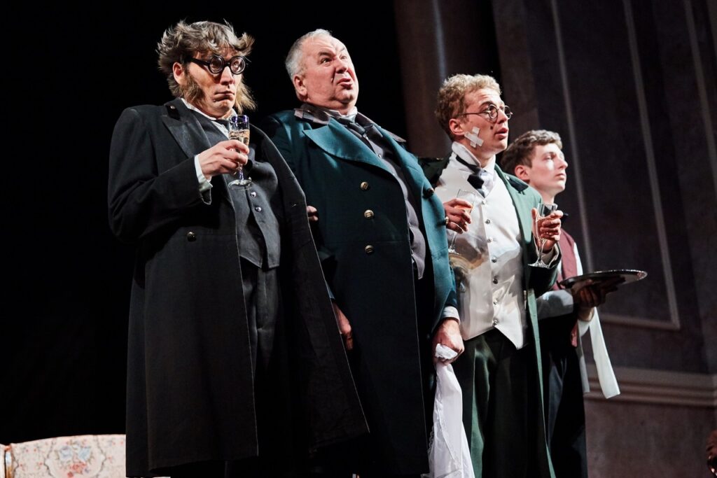 Тверской театр драмы приглашает на спектакль "Доходное место"